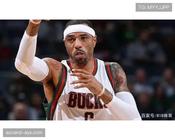 肯扬·马丁挡拆制造错位提升防守效率拉开队伍防线